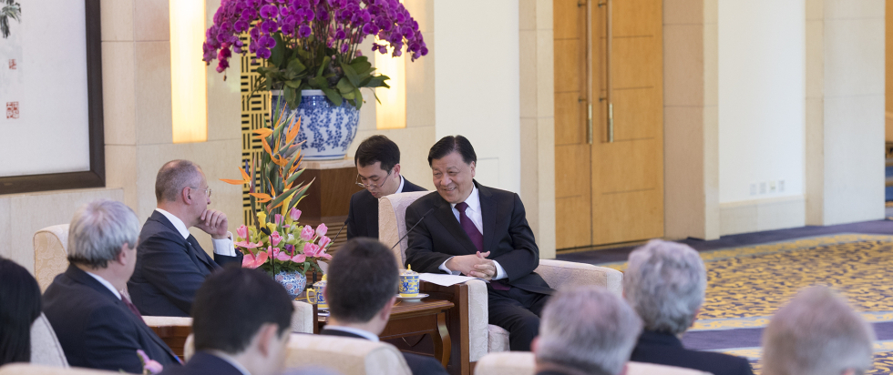 中共中央政治局常委、中央书记处书记刘云山会见欧方主要参会代表.jpg